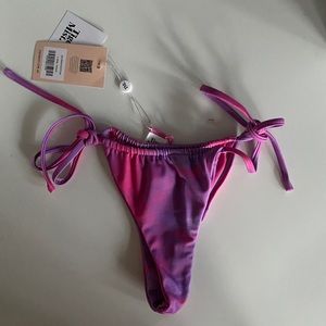 Brand new tag on Tiger Mist bikini bottom